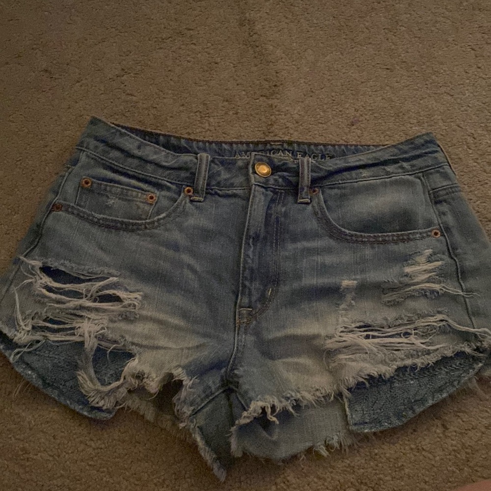 american eagle size 6 cut off distressed denim shorts